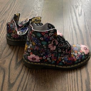 Dr Martens floral boots size 38